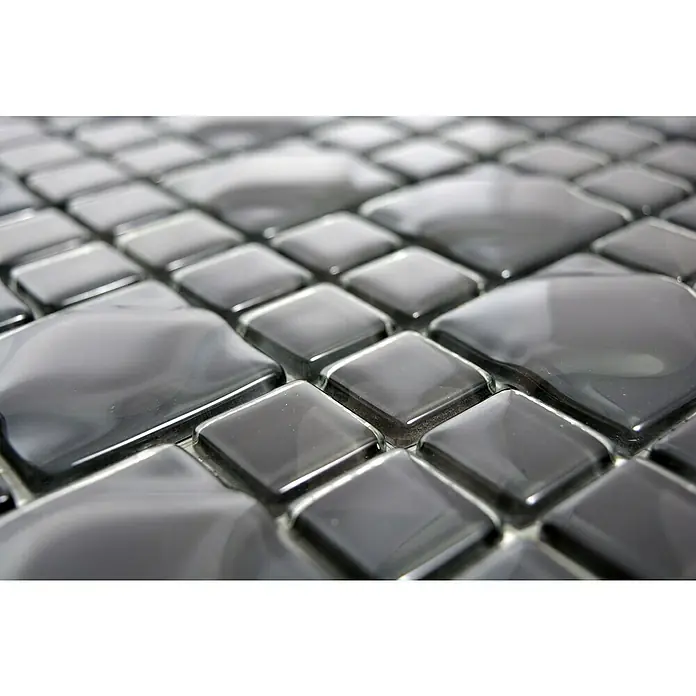 Mosaikfliese Quadrat WAVY 05 - 30 x 30 cm, Schwarz, Glänzend - Nahaufnahme von glänzenden, quadratischen Mosaikfliesen in dunklen Farbtönen, die ein modernes und stilvolles Design für Innenräume bieten.
