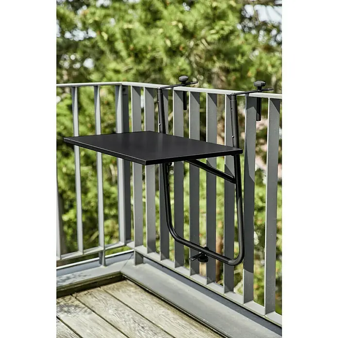 Sunfun Melina Balkon-HängetischSchwarz, Klappbar - Balkon-Klapptisch in Schwarz an einem Balkongeländer befestigt, ideal für kleine Außenbereiche.