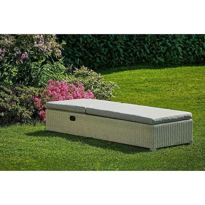 Sunfun Paula Gartenliege - B x T: 71 x 194 cm, Weiß/Grau, Metall, Rückenlehne verstellbar - Diese stilvolle Gartenliege aus Rattan mit grauen Polstern lädt zum Entspannen im Freien ein und bietet Komfort.