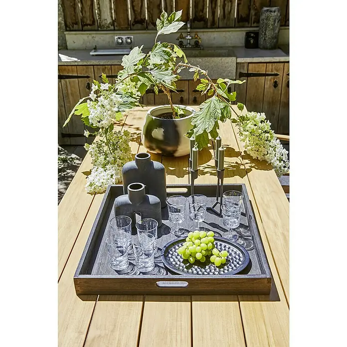 Sunfun Laura Tablett - 50 x 50 x 7 cm, Holz, Mattschwarz - Tischdekoration mit Serviertablett, Gläsern, Vasen und Trauben.