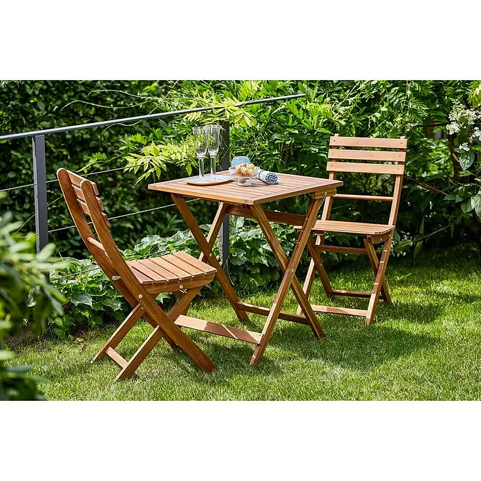 Sunfun Balkonmöbel-Set - 3 -tlg., Akazie, Naturbraun - Gartenmöbelset mit einem Holztisch und zwei Stühlen, ideal für den Außenbereich. Perfekt für kleine Balkone oder Terrassen.