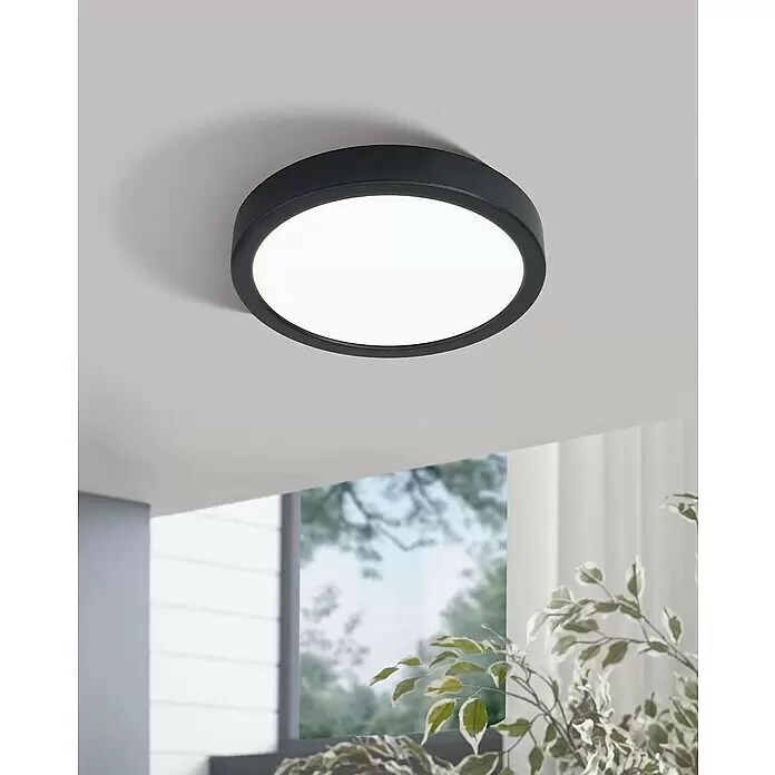 Eglo Fueva 5 LED-Wand- & Deckenleuchte rund - 16,5 W, Ø x H: 21 x 2,8 cm, Schwarz, Neutralweiß - Stimmungsaufnahme