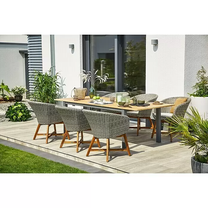 Sunfun Gartenmöbel-Set Carina/Pauline - 7 -tlg., Akazie/Stahl/Polyrattan/Aluminium, Teakbraun/Anthrazit/Bambus Grey/Natur, Tischplatte ausziehbar - Moderne Outdoor-Essgruppe mit hellem Holztisch und sechs grauen Stühlen im Rattan-Look mit Holzbeinen, auf einer Terrasse arrangiert.
