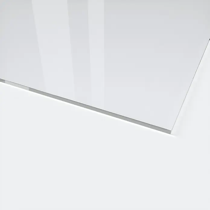 Kunstglas - 100 cm x 50 cm x 0,75 mm, Transparent - Nahaufnahme einer glänzenden, weißen Acrylglasplatte, die sich ideal für moderne Beschilderungen oder Displays eignet.