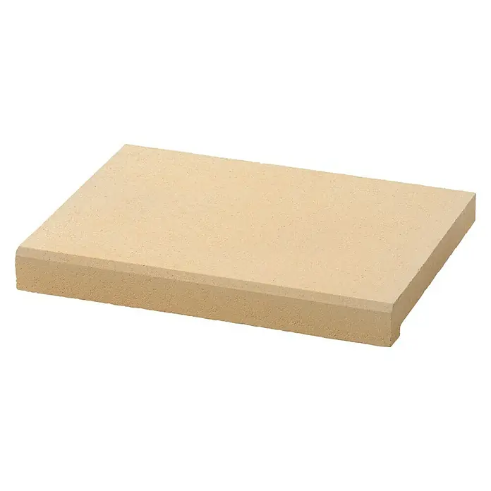 SAS Tessera Poolrandplatte - 50 x 35,5 x 6 cm, Beige, Beton - Nahaufnahme eines einzelnen, rechteckigen Pflastersteins in einem hellen Beigeton, ideal für Gehwege oder Terrassen.
