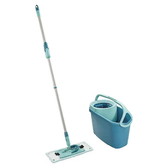 Leifheit Bodenwisch-Set Clean Twist M Ergo3 -tlg., 6 l - Ein blauer Wischmopp und ein Eimer sind vor einem schwarzen Hintergrund dargestellt, ideal für die Bodenreinigung.