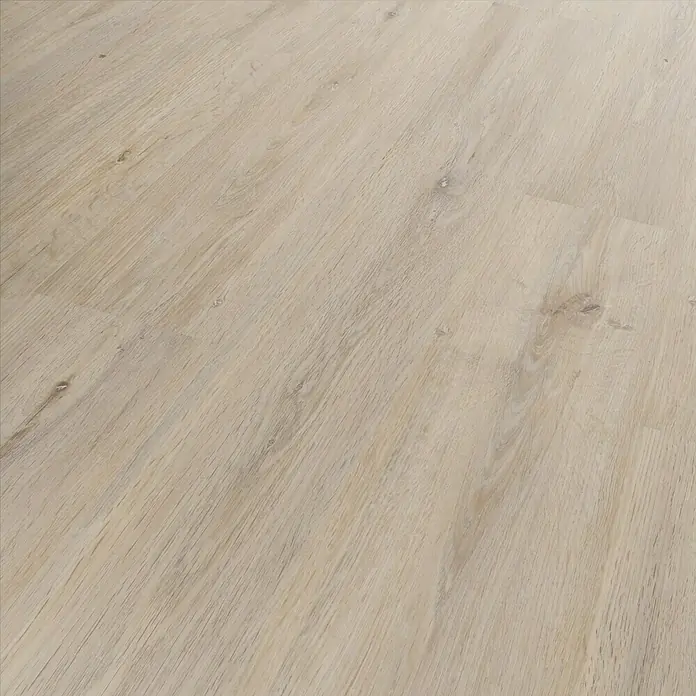 Fixed Vinylboden Eiche Cream1.219 x 184 x 2,5 mm, Landhausdiele, Eiche Cream - Nahaufnahme eines Vinylbodens in hellem Holzdesign, der Wärme und natürliche Ästhetik für jeden Raum verspricht.