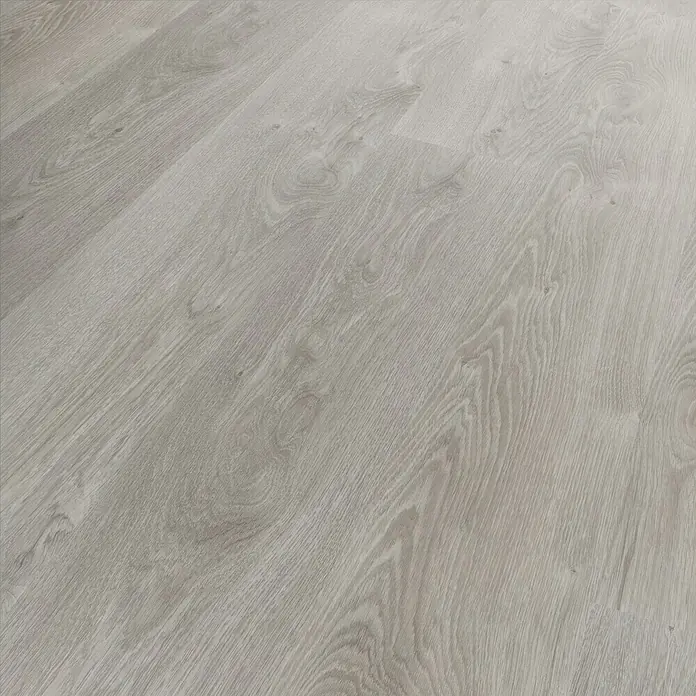 Fixed Vinylbodenmuster - Graueiche, 280 x 160 x 2,5 mm, Landhausdiele - Bild von hellem Laminatboden mit Holzstruktur. Das Laminat ist hellgrau und hat eine realistische Holzoptik.