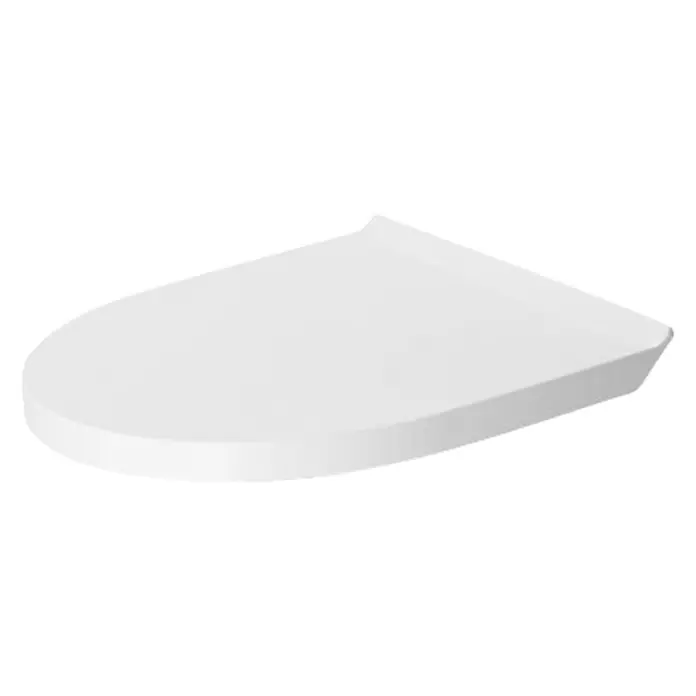 Duravit DuraStyle WC-Sitz - Duroplast, Weiß, Ohne Absenkautomatik, Form WC-Sitz: D-Form - Nahaufnahme eines weißen Toilettendeckels mit abgerundeter Form und sauberer Ästhetik vor einem neutralen, dunklen Hintergrund.