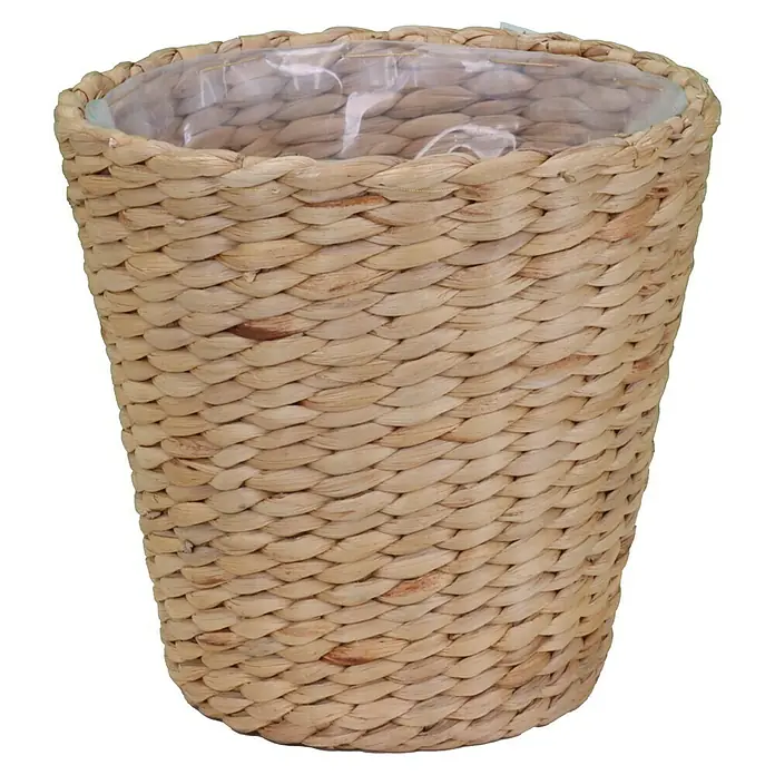 A.H.G. Maceta con interior de plástico Jaret - Dimensiones externas (Ø x Al): 19 x 16 cm, Materiales naturales, Natural - Primer plano de una jardinera ovalada de junco tejido con un revestimiento de plástico transparente.