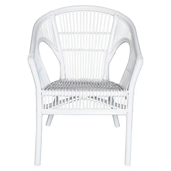 Sillón de jardín Maribel - An x Pr x Al: 58 x 57 x 77 cm, Blanco, Ratán natural - Una silla de mimbre blanca. La silla presenta un diseño abierto con reposabrazos y un respaldo alto. Es un mueble elegante.