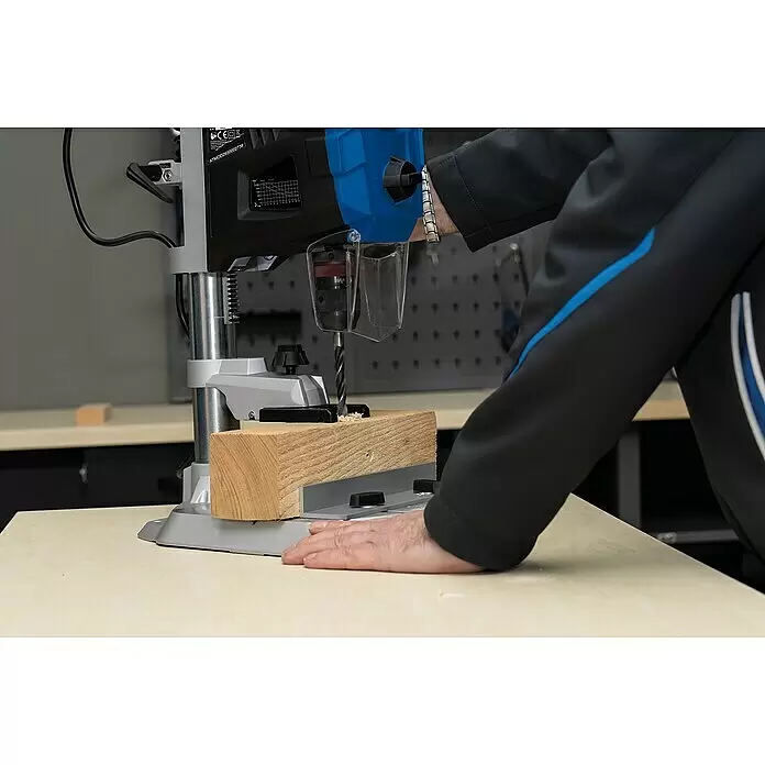 Scheppach Tischbohrmaschine DP 60 - 710 W, Leerlaufdrehzahl: 0 U/min - 2.600 U/min, Spannweite Bohrfutter: 1,5 mm - 13 mm - Anwendungsbeispiel