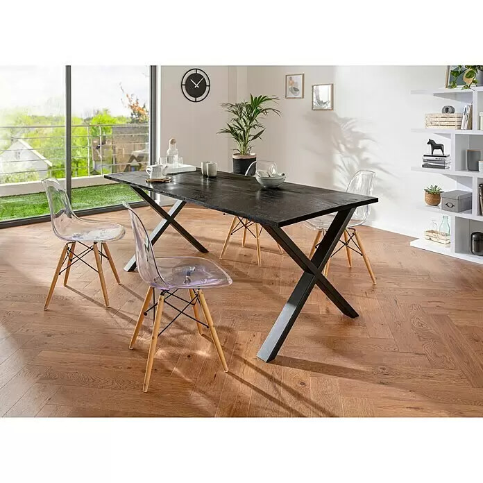 Exclusivholz Tischplatte Esche Salzburg - Esche, 200 x 80 x 2,6 cm - Modernes Esszimmer mit dunklem Holztisch, schwarzen Metallbeinen und durchsichtigen Acrylstühlen mit Holzgestellen.