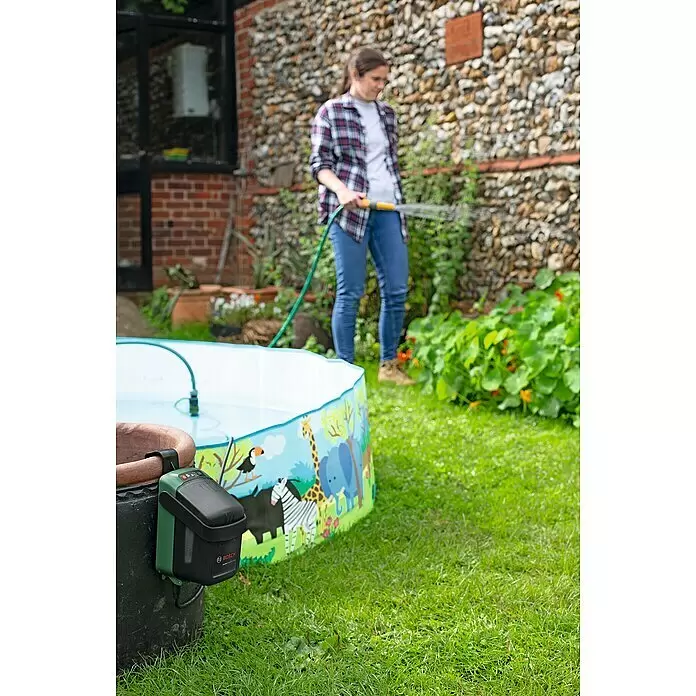 Bosch Power for All 18V Akku-Regenfasspumpe GardenPump 18V-2000 - 18 V, Ohne Akku, Max. Fördermenge: 2.000 l/h - Anwendungsbeispiel
