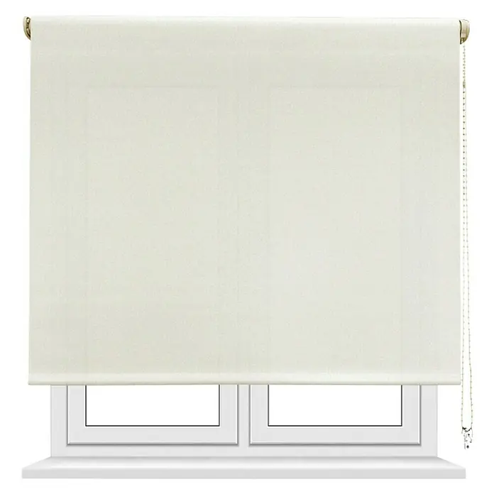 Estor enrollable screen 1% - An x Al: 180 x 250 cm, Blanco lino - Un estor enrollable color crema frente a una ventana, con control de cadena plateada. Sencillo y funcional.