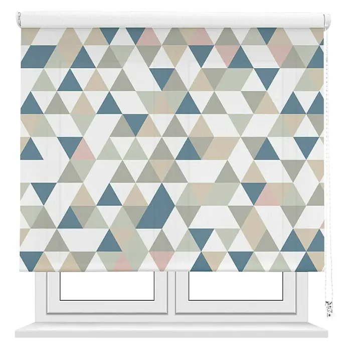 Estor enrollable Triángulos - An x Al: 90 x 190 cm, Multicolor - Una persiana enrollable con un patrón geométrico de triángulos en azul, beige y rosa, que viste una ventana y da privacidad.