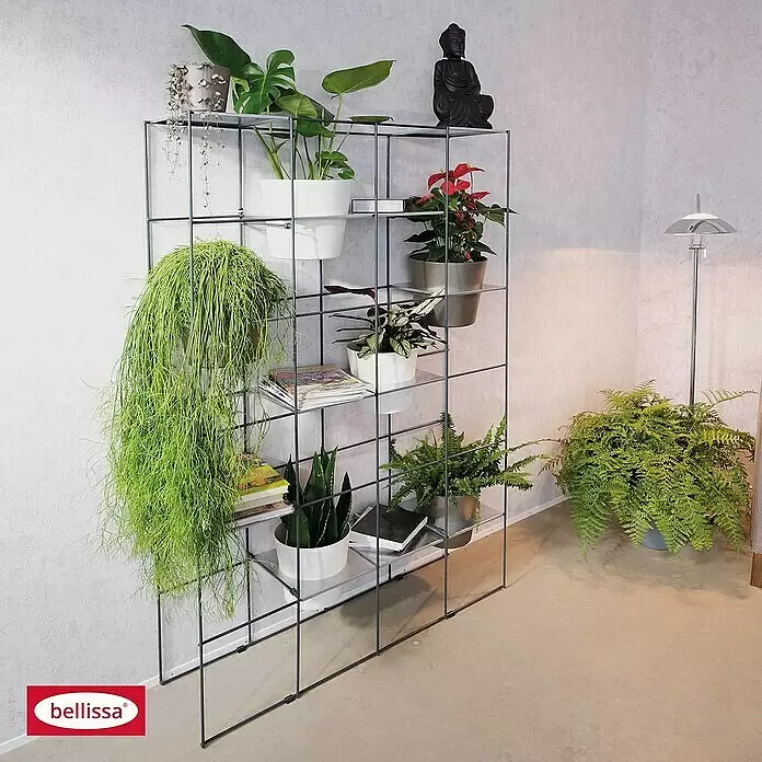 Bellissa Fachboden Filo 250 - L x B: 27 x 30 cm, Silber - Großes dunkles Metall-Regalsystem mit modularem Gitter, das Pflanzen, Bücher und Dekoration zeigt.