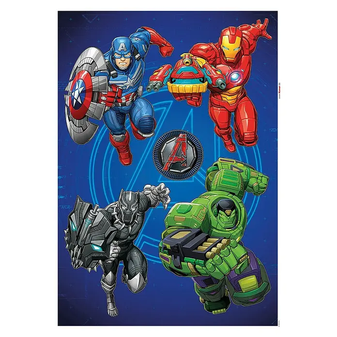 Komar Marvel Wandtattoo Sticker Avengers Merch Strike - Grün, Gelb, Blau, 50 x 70 cm, 5 -tlg. - Avengers-Poster mit Captain America, Iron Man, Black Panther und Hulk in actionreicher Pose vor blauem Hintergrund.