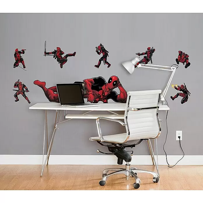 Komar Marvel Wandtattoo Deadpool Posing - Bunt, 70 x 100 cm, 8 -tlg. - Stimmungsaufnahme