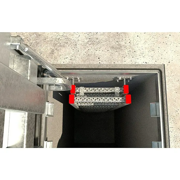 Fischer Perno de anclaje para cargas pesadas FWA - Ø x L: 8 x 80 mm, 4 ud. - Vista a un pozo con una escalera metálica robusta, diseñada para el descenso, completa con elementos de seguridad.