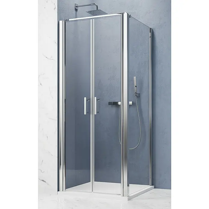 GEO Hit Pro Eckdusche B-PF110L x B x H: 80 x 80 x 202,2 cm, Beschichtet, DIN Anschlag: Links, Stärke: 6 mm, Chrom - Eine moderne Duschkabine mit klaren Glaswänden und silbernen Rahmen. Das Design ist schlicht und elegant.