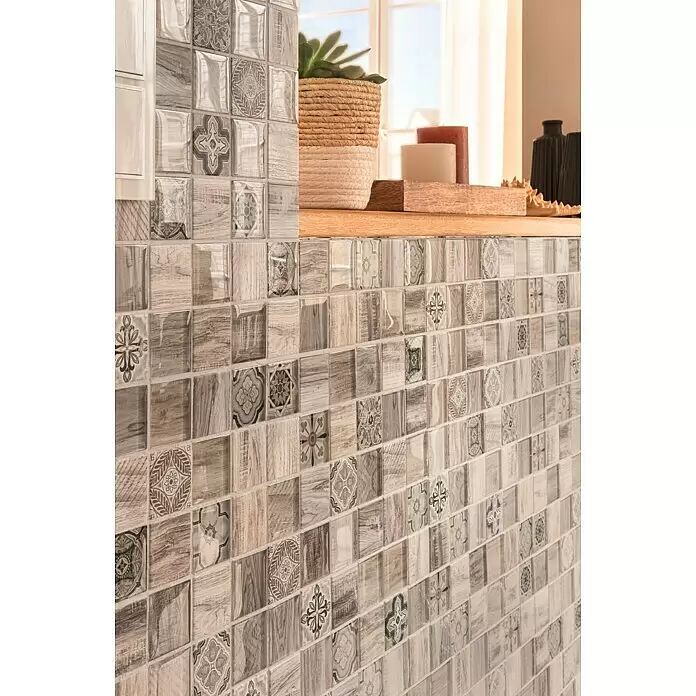 Mosaikfliese Quadrat Crystal XCM WOOD 100 - 30 x 30 cm, Beige, Glänzend - Graue und weiße Mosaikfliesen mit Holzoptik, Mustern und Glaselementen als dekorativer Spritzschutz.