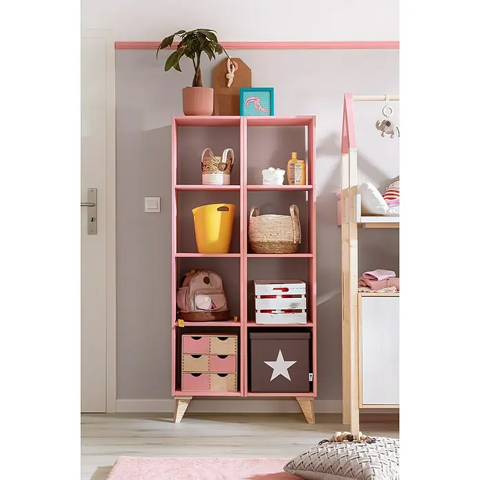 Elho Maceta para planta Vibes fold - Dimensiones externas (Ø x Al): 14 x 13 cm, Plástico, Rosa claro - Librería rosa con compartimentos llenos de cestas, juguetes y cajas de almacenamiento.