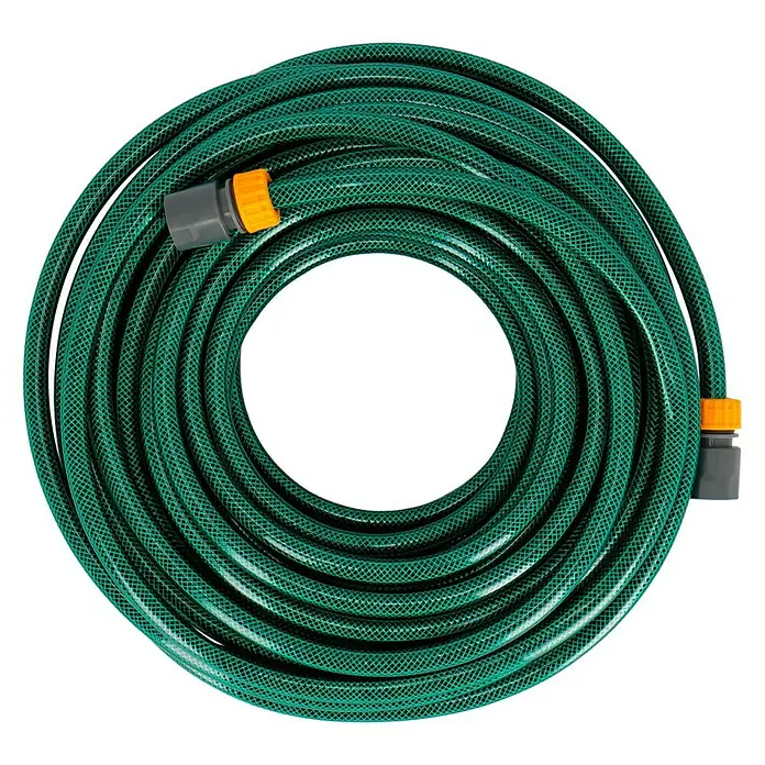 Neptun Gartenpumpe NGP-E 100 SET - 1.000 W, Max. Fördermenge: 4.600 l/h - Nahaufnahme eines aufgerollten, grünen Gartenschlauchs mit grauen und orangefarbenen Anschlüssen.