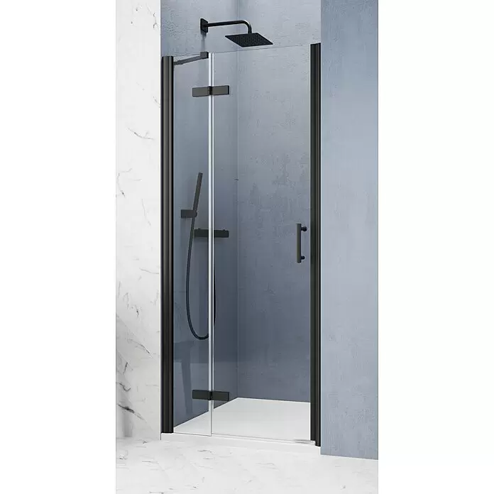 GEO Hit Pro Nischendusche B-PN300 - 80 x 200 cm, Beschichtet, Schwarz, 6 mm, DIN Anschlag: Links - Moderne Duschkabine mit schwarzem Rahmen und Glaspaneelen, passendem Duschsystem, in einem Bad mit blauen Wänden.