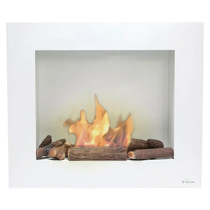 Purline Chimenea de bioetanol Bestbio W - 20 x 70 x 60 cm, Blanco - Primer plano de una chimenea eléctrica blanca con llamas vibrantes y troncos decorativos, creando un ambiente acogedor y atractivo.