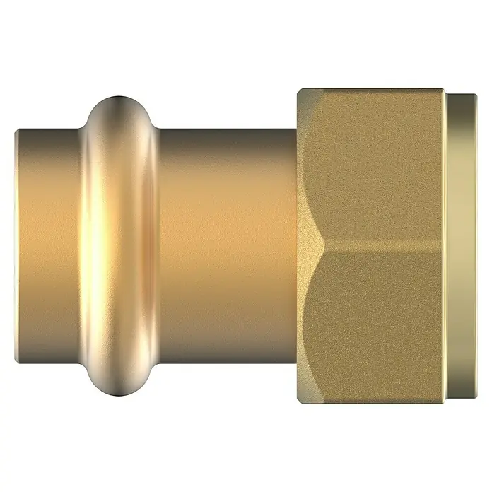 Press-Übergangsmuffe - Durchmesser: 22 mm, Innengewinde: ¾″ - Nahaufnahme eines goldenen Messingfitting-Adapters. Ein essenzielles Sanitärteil für sichere Rohrverbindungen in Installationen aller Art.