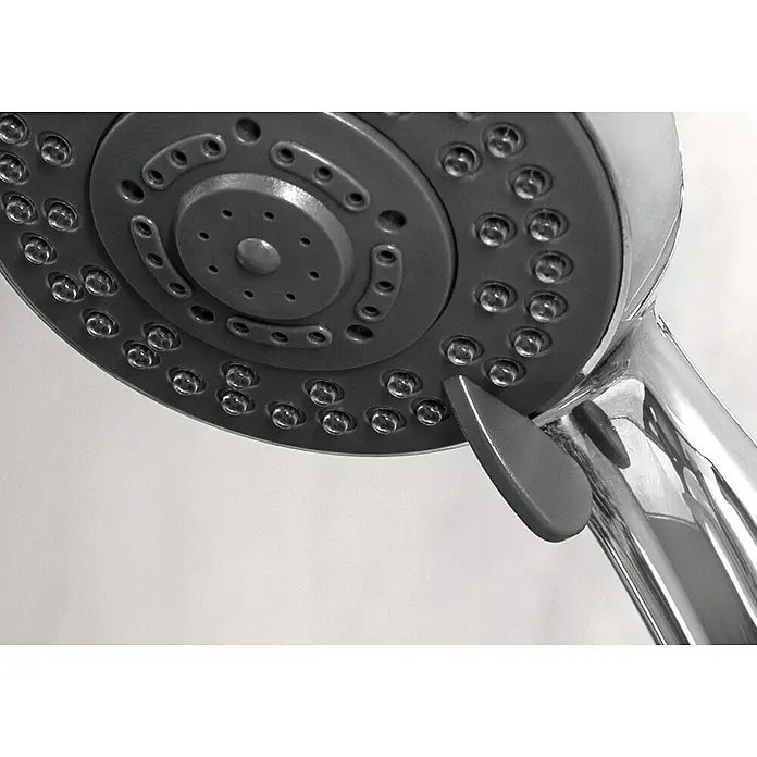 Mixomat Duschsystem Dallas - Mit Umsteller, Lochabstand: 69,5 cm - 70 cm, Anzahl Strahlarten: 5 Stk., Chrom/Anthrazit - Nahaufnahme eines Duschkopfes mit verschiedenen Strahlmustern und einer Chromarmatur, der ein luxuriöses Duscherlebnis verspricht.