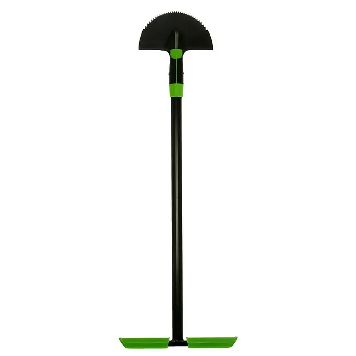 Freund Victoria Rasenkantenstecher - Arbeitsbreite: 22 cm, T-Stiel, Gezahntes Blatt - Ein Laubschneider mit einem schwarzen Halbmondkopf und einem langen schwarzen Griff mit grünen Akzenten.