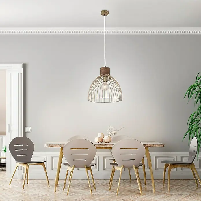 Just Light Pendelleuchte - 25 W, L x B x H: 40 x 40 x 120 cm, E27 - Moderne Esszimmereinrichtung mit stilvoller Pendelleuchte über dem Esstisch, umgeben von eleganten Stühlen und einer Zimmerpflanze.