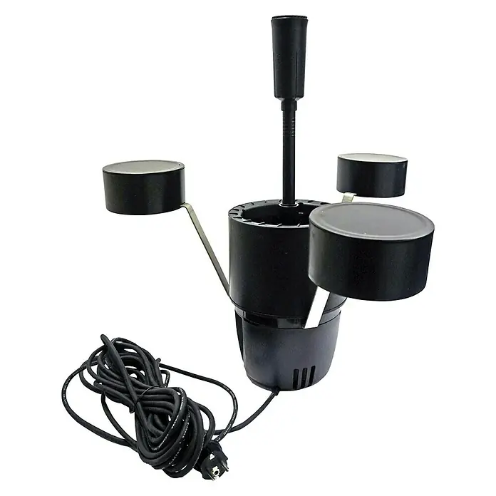Ubbink Skimmer SkimMax - Leistungsaufnahme: 45 W, Max. Förderhöhe: 120 cm - Das Bild zeigt einen schwarzen Tischbrunnen mit Pumpe, drei Becken und einem Stromkabel.