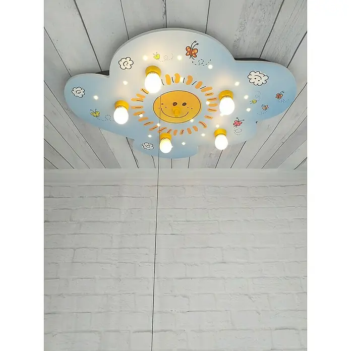 Niermann Kinderzimmerleuchte rund Sunny - 25 W, E14 - Kinderzimmerlampe in Form einer Wolke mit Sonne. Die Deckenleuchte ist blau mit gelben Akzenten und sorgt für eine freundliche Atmosphäre.