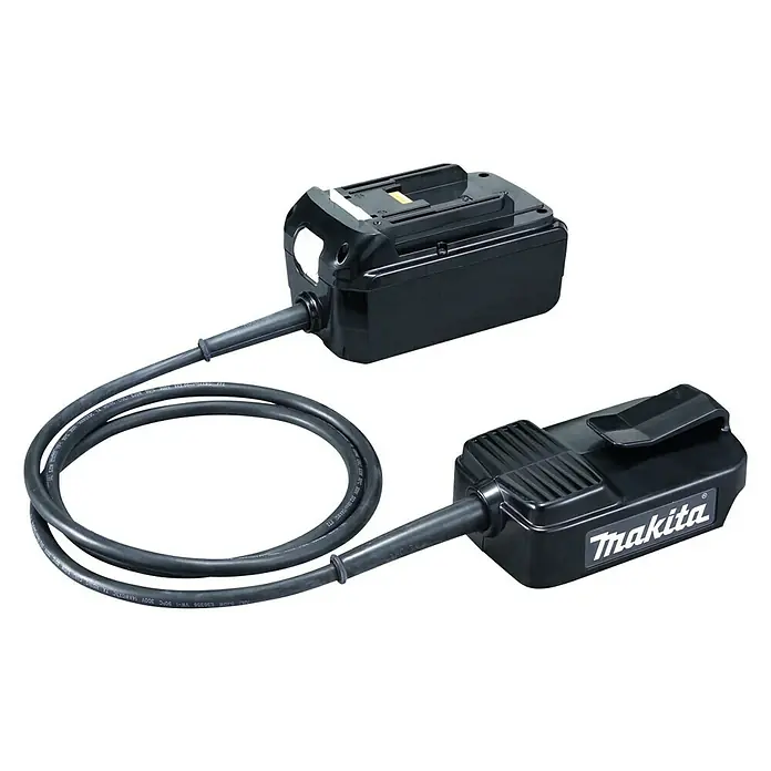 Makita Akku-Adapter BAP36 - Passend für: Makita Schiebeakkus 36 V - Nahaufnahme eines Makita-Akkus mit Kabel, der für den Betrieb von Geräten mit Stromanschluss konzipiert ist, vor schwarzem Hintergrund.
