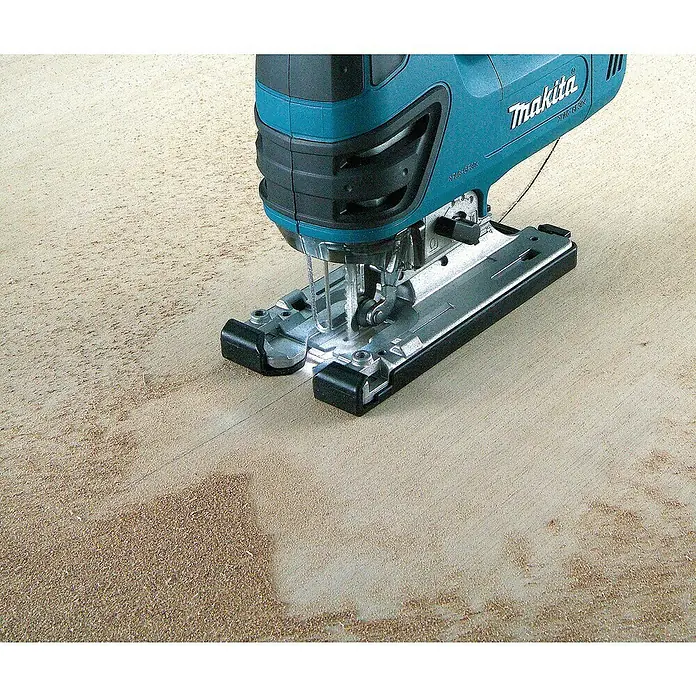 Makita Elektro-Pendelhubstichsäge 4350FCTJ - 800 /min - 2.800 /min, Max. Schnitttiefe in Holz: 135 mm, Anzahl Pendelhubstufen: 4 Stk. - Die Makita Stichsäge präzise beim Holzschnitt, ideal für Heimwerker und Profis, die Wert auf Präzision legen.