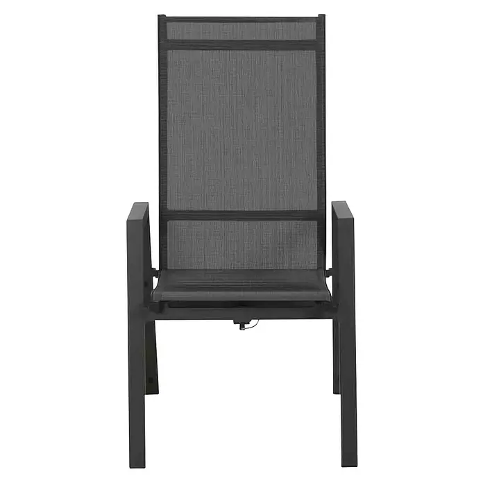 Siena Garden Savona Gartensessel - Ranotex®-Geflecht, Rückenlehne verstellbar, Anthrazit, B x T x H: 60 x 74 x 111,5 cm - Nahaufnahme eines modernen grauen Stuhls mit Armlehnen, ideal für den Außenbereich, der Komfort und Stil vereint.