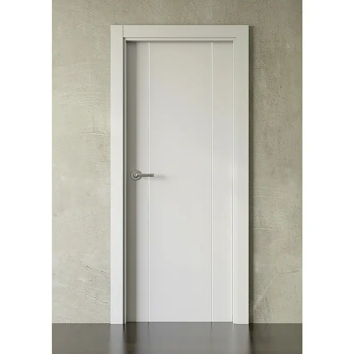 Pack puerta de interior Natal - 82,5 x 203 cm, Derecha, Blanco - Esta imagen de cerca muestra una elegante puerta blanca moderna con un tirador elegante sobre una pared lisa. Perfecto para espacios contemporáneos.