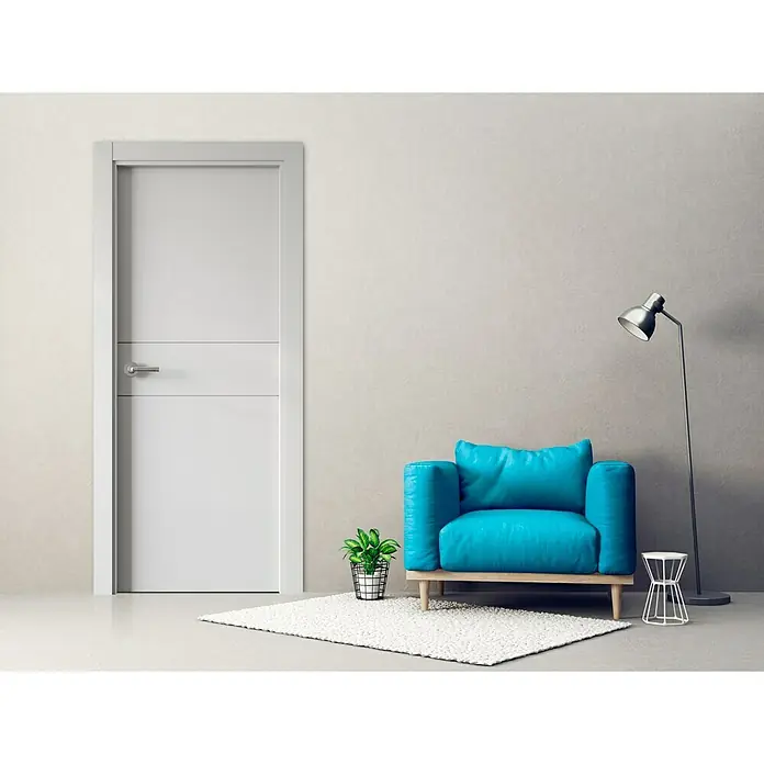 Pack puerta de interior Lima - 62,5 x 203 cm, Derecha, Blanco - Un interior minimalista con una puerta blanca moderna, un sillón turquesa y una lámpara de pie, creando un ambiente acogedor y elegante.