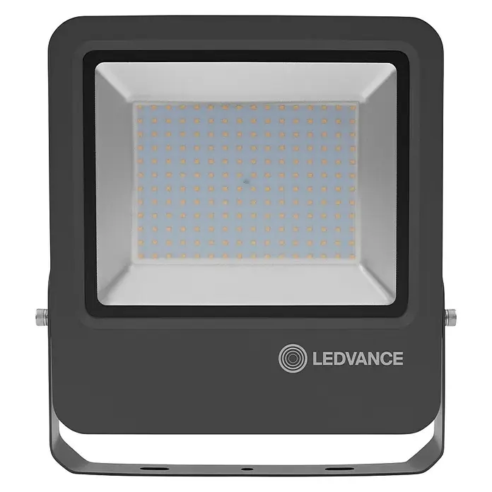 Ledvance LED-Strahler - 100 W - Bild einer LEDVANCE LED-Flutlichtanlage, die für eine helle und energieeffiziente Beleuchtung im Außenbereich konzipiert ist.