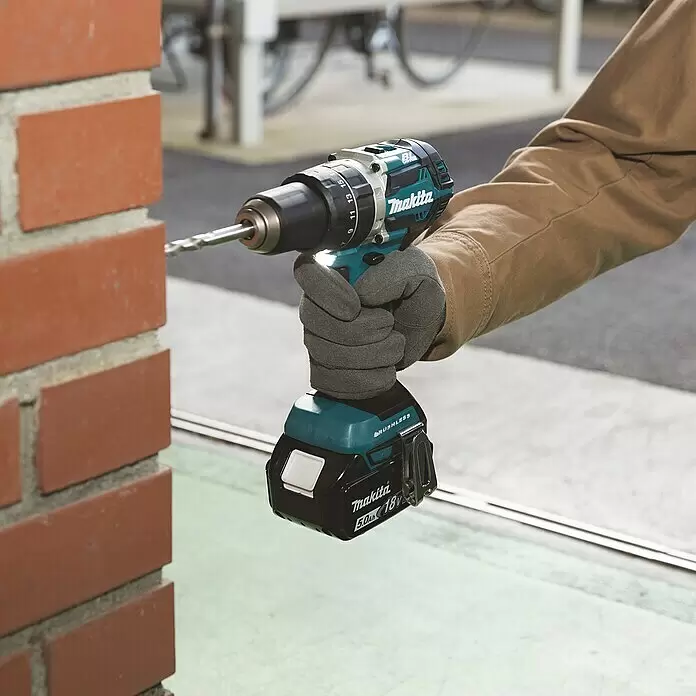 Makita LXT 18V Akku-Schlagbohrschrauber DHP484RTJ + Artikelnr. 33855482 hinzufügen* - 18 V, 2 Akkus, 54 Nm, Max. Schlagzahl: 30.000 /min - Anwendungsbeispiel
