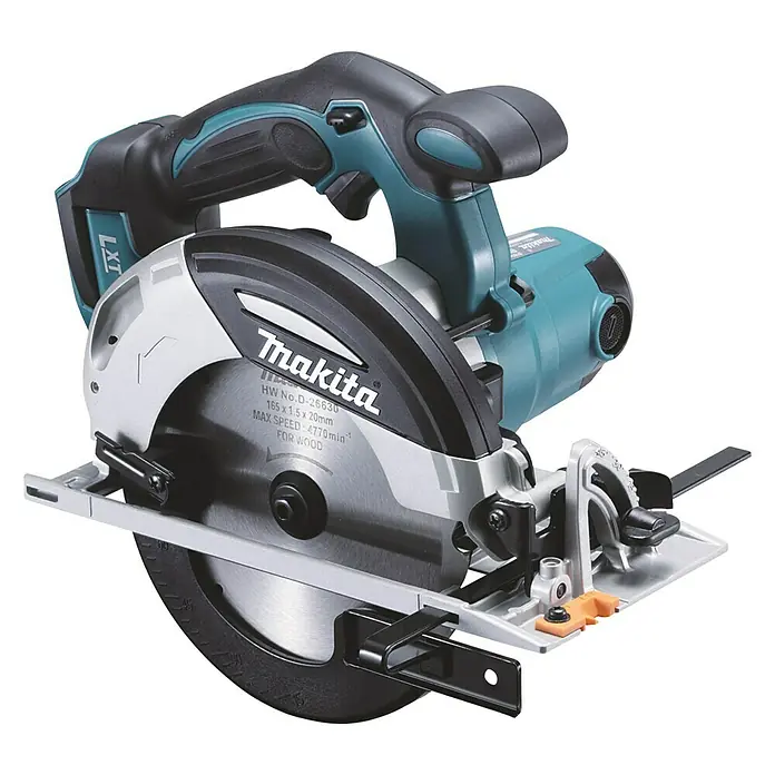Makita LXT 18V Sierra circular de batería DHS630Z - 18 V, Sin batería, Número de revoluciones de marcha en vacío: 3.100 r.p.m. - Primer plano de una sierra circular inalámbrica Makita, una herramienta eléctrica diseñada para cortes de madera precisos, con una hoja afilada y diseño ergonómico.