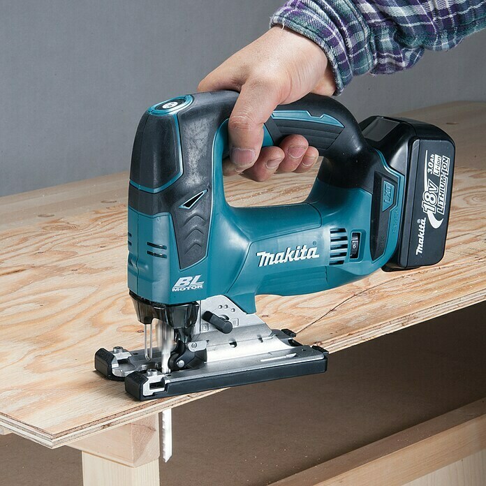 Makita Akku-Stichsäge DJV182Z18 V, Li-Ionen, Ohne Akku, Leerlaufhubzahl: 800 - 3.500 Hübe/min Use Shot