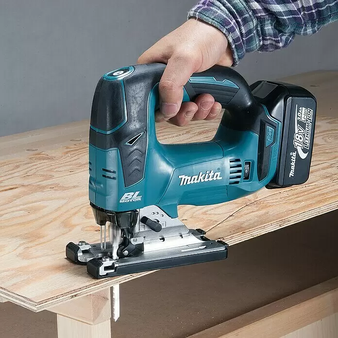 Makita LXT 18V Akku-Stichsäge DJV182Z18 V, Li-Ionen, Ohne Akku, Leerlaufhubzahl: 800 /min - 3.500 /min Use Shot