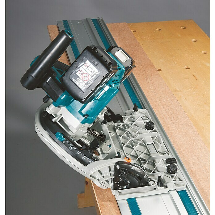 Makita Akku-Tauchsäge DSP601ZJU18 V, Ohne Akku, Sägeblatt: Ø 165 mm, 2.500 U/min - 6.300 U/min Mood Shot