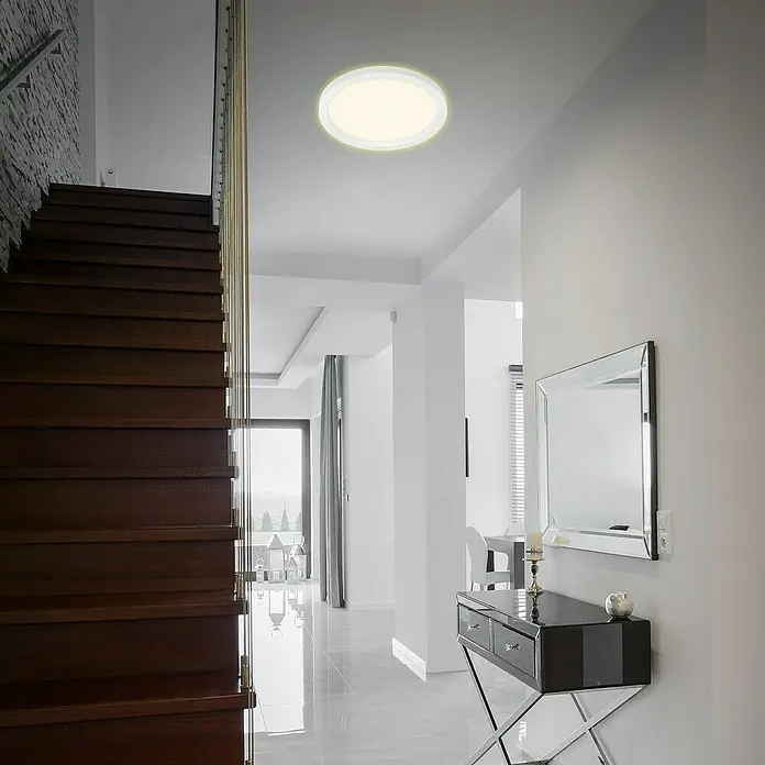 Tween Light LED-Deckenleuchte rund - 18 W, Weiß - Deckenleuchte im modernen Flur. Elegantes Design, das den Raum erhellt.