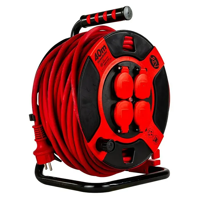 Kabeltrommel - Kunststoff, 40 m, H07RN-F, IP44, Thermoschutzschalter - Rote 40-Meter-Kabeltrommel von REV mit vier Steckdosen und einem robusten Tragegriff für den flexiblen Einsatz im Innen- und Außenbereich.