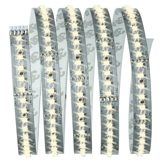 Paulmann MaxLED 1.000 LED-Band Basisset unbeschichtet - Länge: 1,5 m, Lichtfarbe: Warmweiß, 20 W, 1.650 lm - LED-Streifen: Nahaufnahme von mehreren LED-Streifen, die parallel zueinander angeordnet sind, mit leuchtenden LEDs und Beschriftungen.